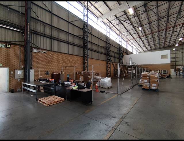 13,926M² WAREHOUSE TO LET IN GOSFORTH PARK